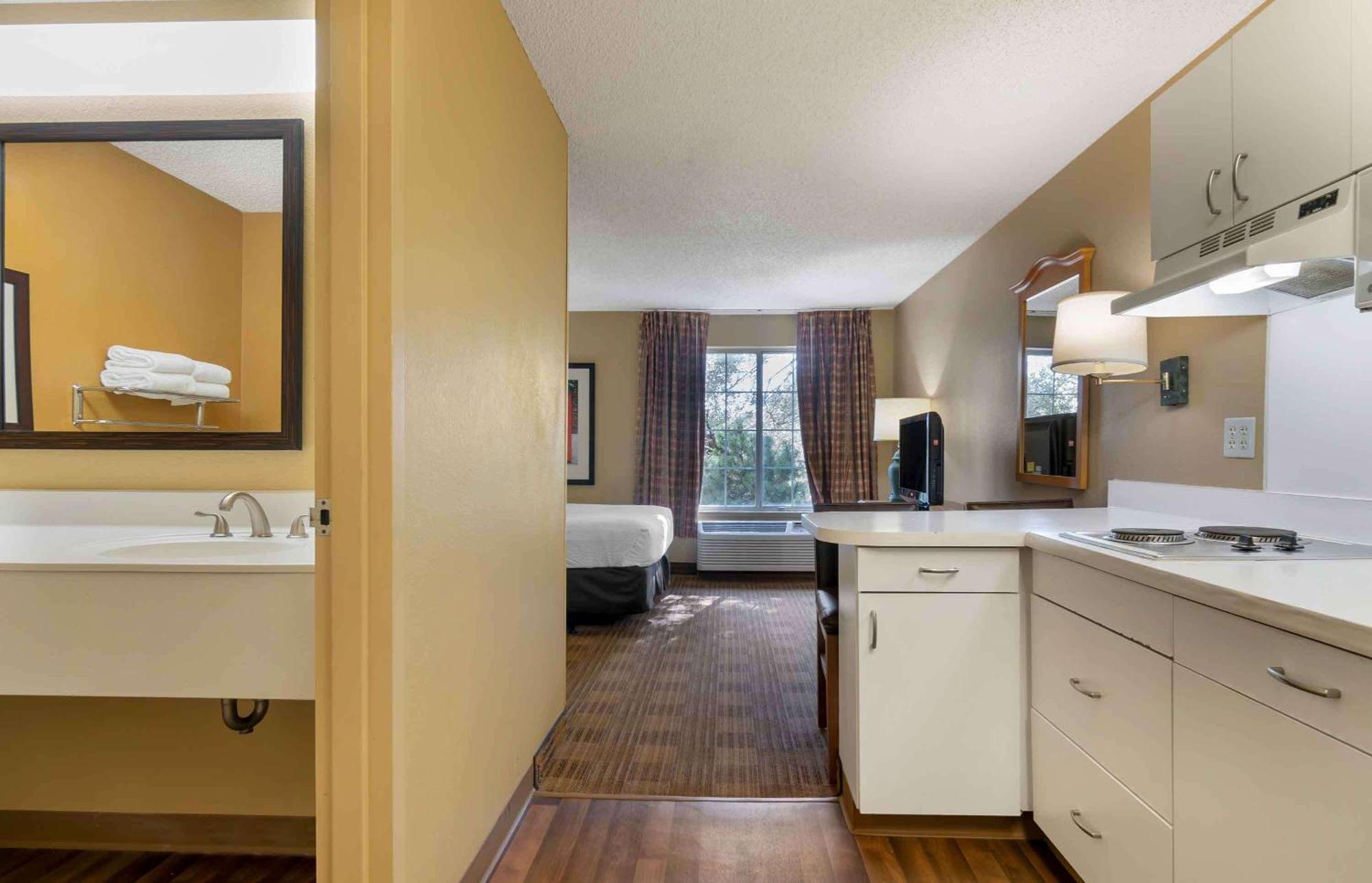 Extended Stay America Suites - Kansas City - Country Club Plaza Экстерьер фото